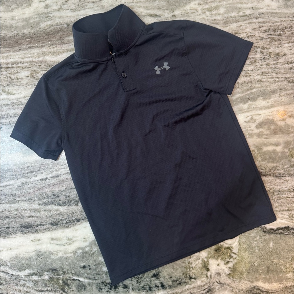 Under Armour polo shirt sleeve collared shirt youth medium (boys medium)
